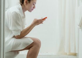 5 Best Natural Remedies to Ease Constipation During Pregnancy
